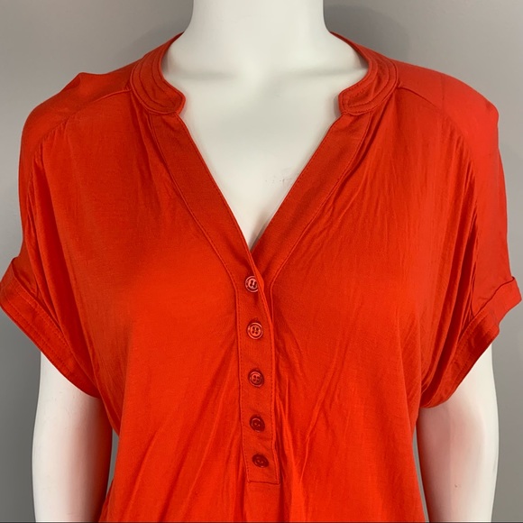 New! August Silk Shirt - Picture 2 of 13